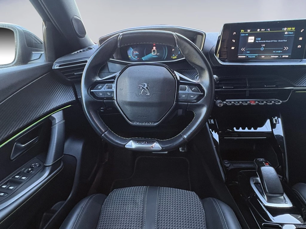 Hoofdafbeelding Peugeot e-2008