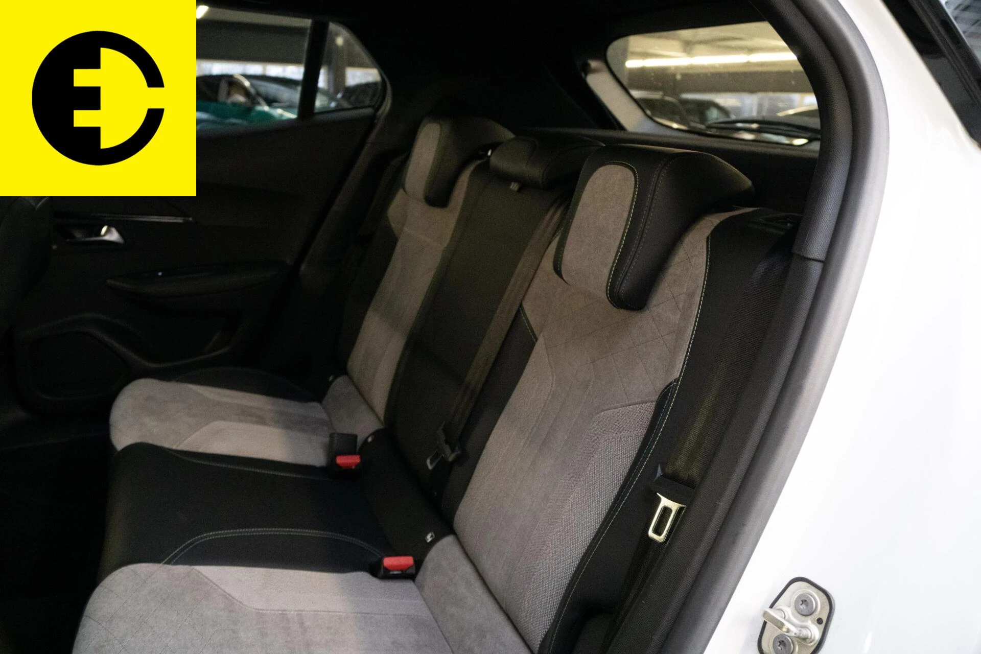 Hoofdafbeelding Peugeot e-2008