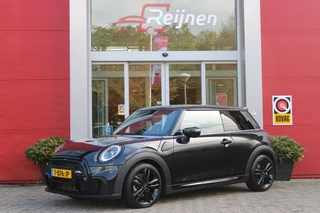 Mini Mini COOPER 1.5 136PK JOHN COOPER WORKS RESOLUTE ED. | AUTOMAAT | NAVIGATIE 8,8'' | DRAADLOOS APPLE CARPLAY | SFEERVERLICHTING | 17'' JCW VIJF DUBBELSPAAKS VELGEN IN GLOSS BLACK | JCW VOOR EN ACHTERBUMPER | JCW SPORTSTOELEN MET LEER/ALCATARA | JCW DORPEL INSTAPLIJSTEN | JCW STUURWIEL | FULL LED KOPLAMPEN | UNION JACK LED ACHTERVERLICHTING | ELEKTRISCH INKLAPBARE BUITENSPIEGELS | DIGITALE COCKPIT |
