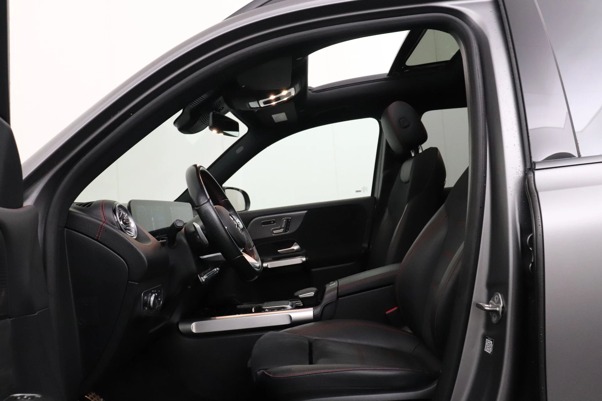 Hoofdafbeelding Mercedes-Benz EQB