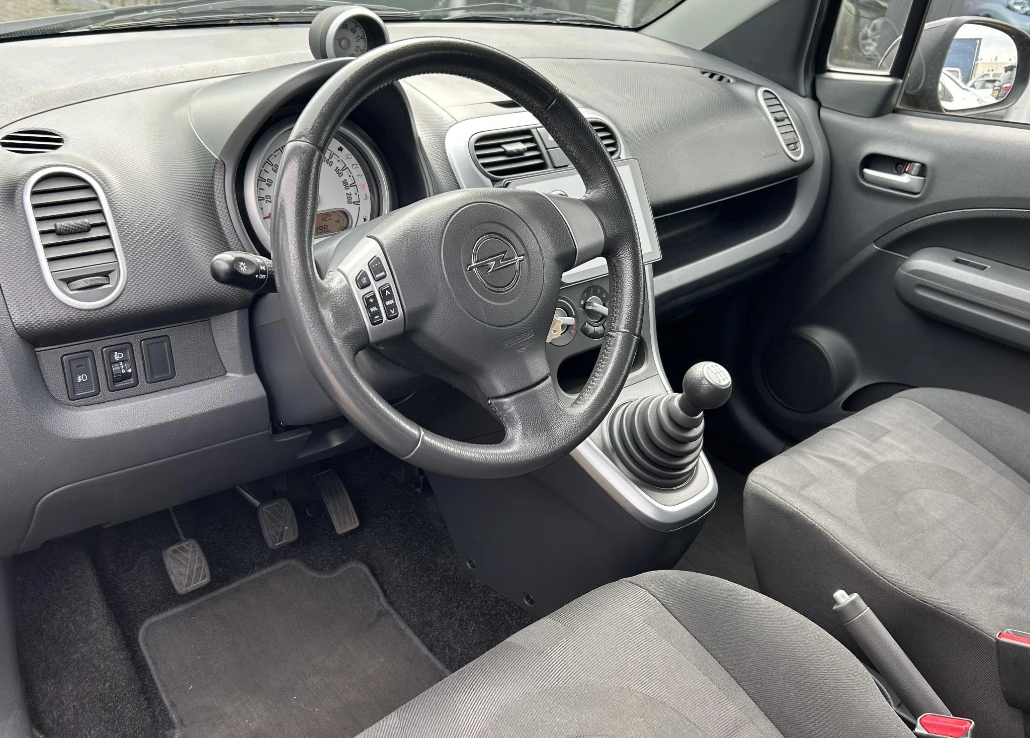 Hoofdafbeelding Opel Agila