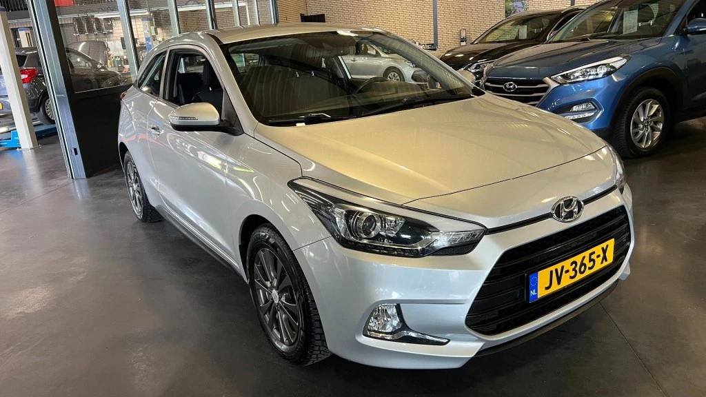 Hoofdafbeelding Hyundai i20