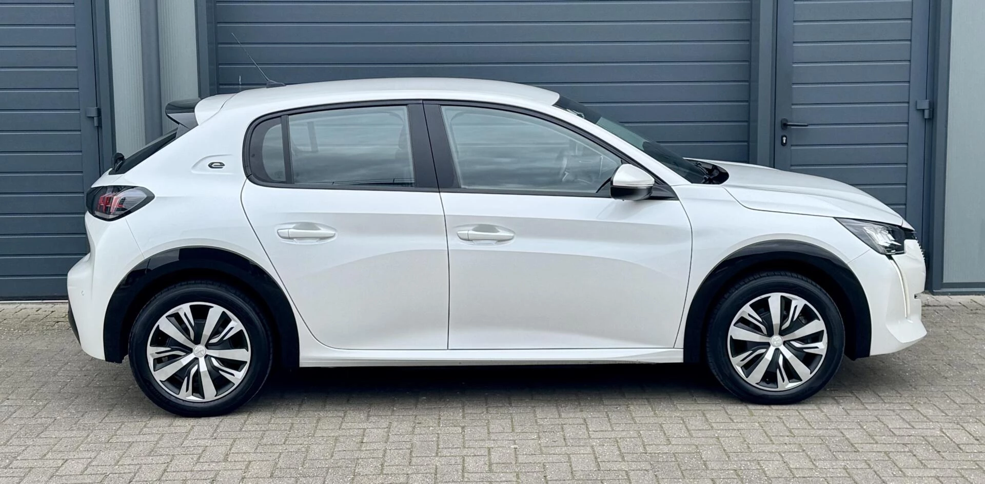 Hoofdafbeelding Peugeot e-208