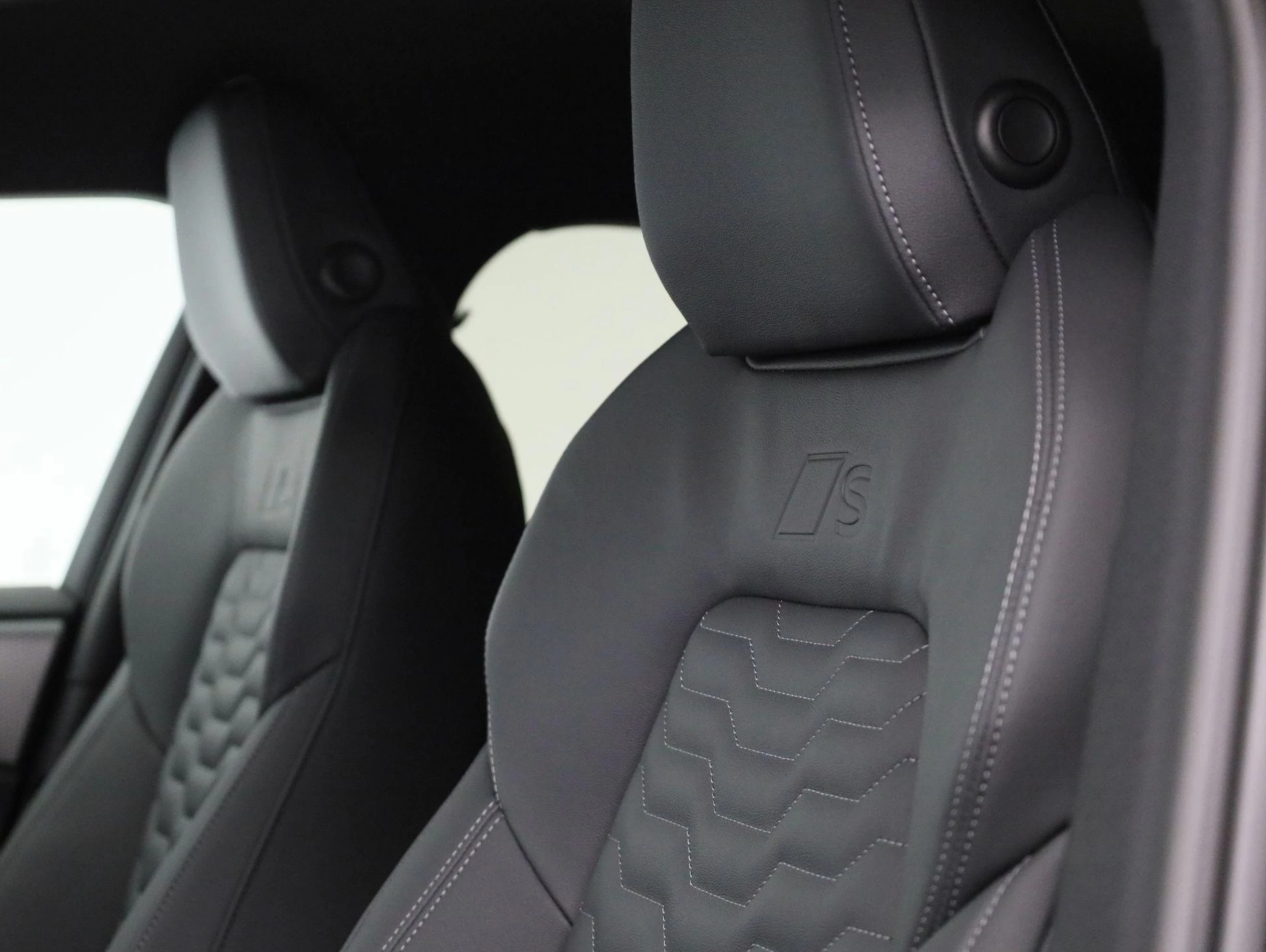 Hoofdafbeelding Audi A6 Avant e-tron