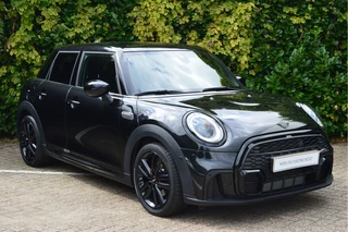 MINI Cooper Hatchback John Cooper Works Automaat / Sportstoelen / Achteruitrijcamera / LED / Adaptief onderstel / Cruise Control / Leder