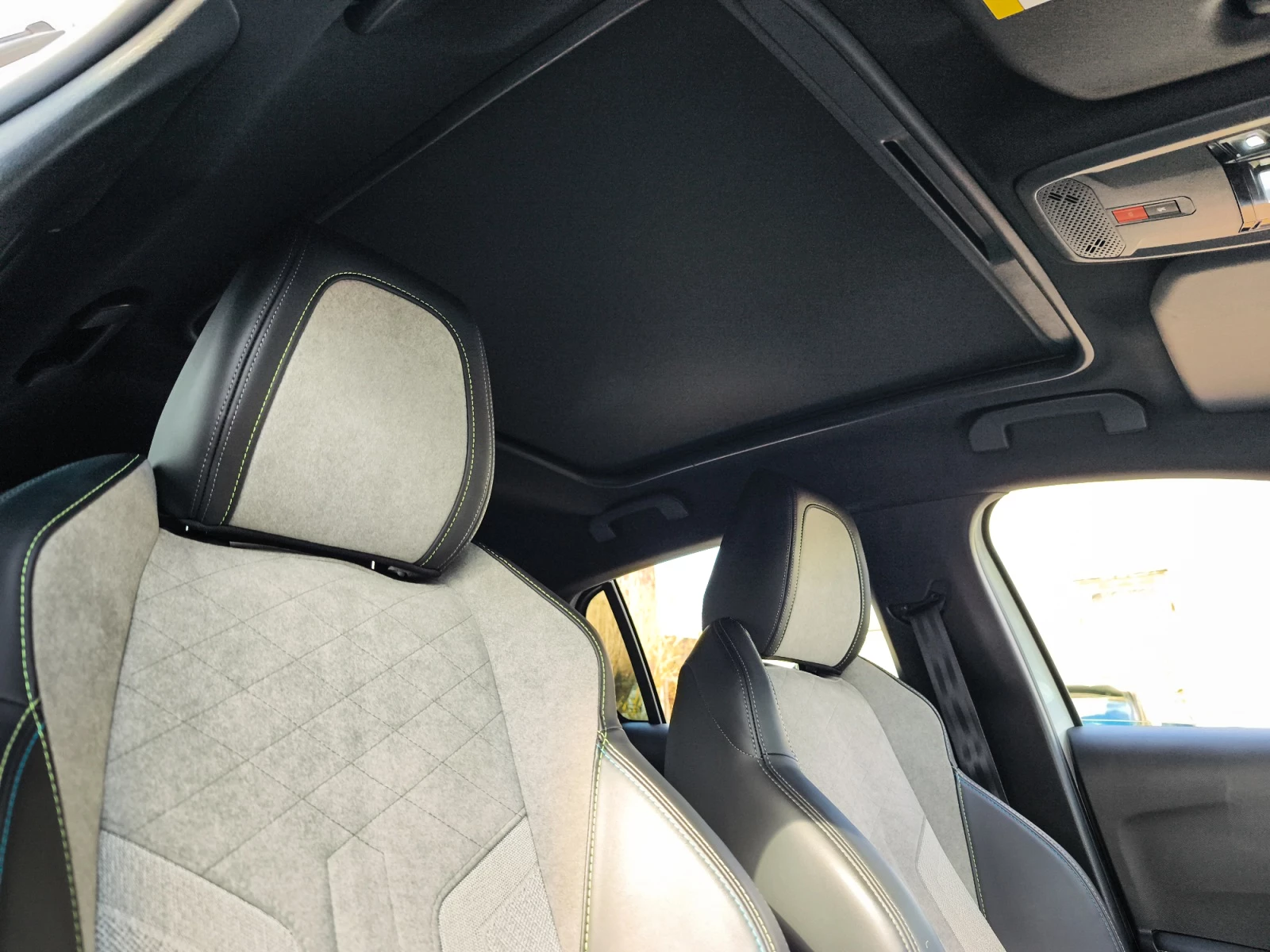 Hoofdafbeelding Peugeot e-208