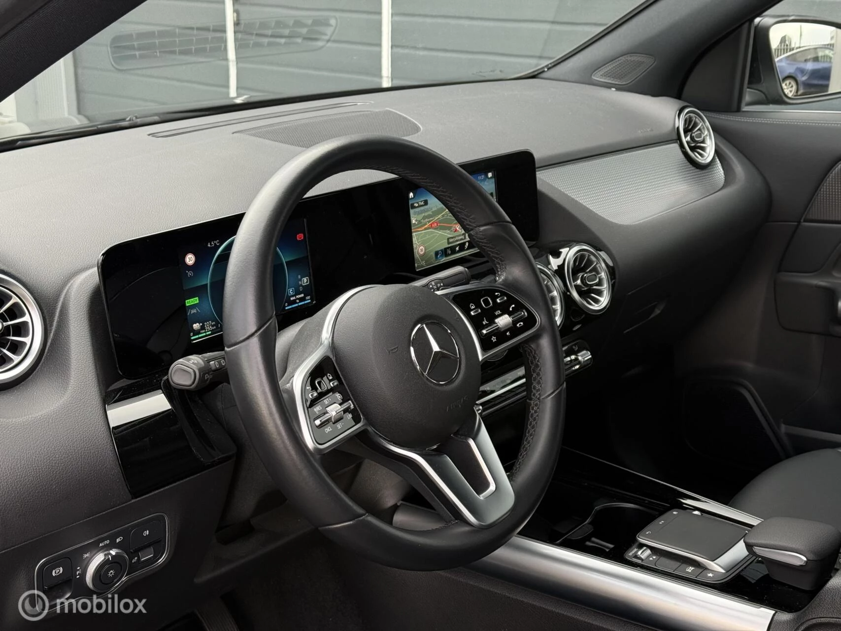 Hoofdafbeelding Mercedes-Benz EQA