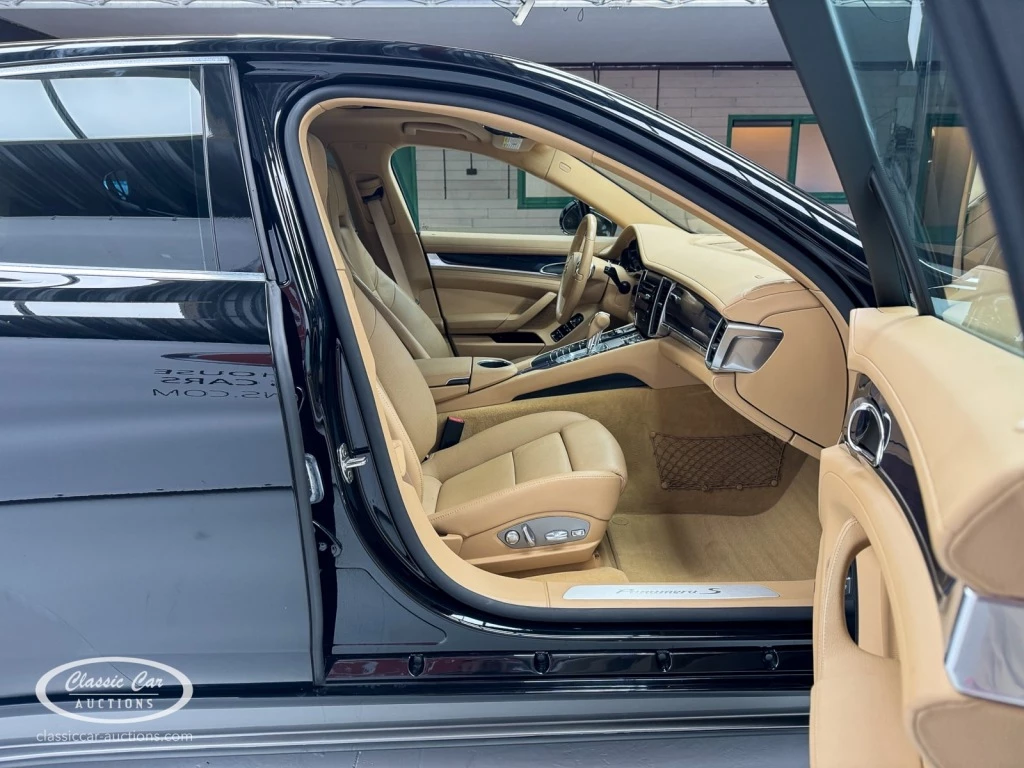 Hoofdafbeelding Porsche Panamera