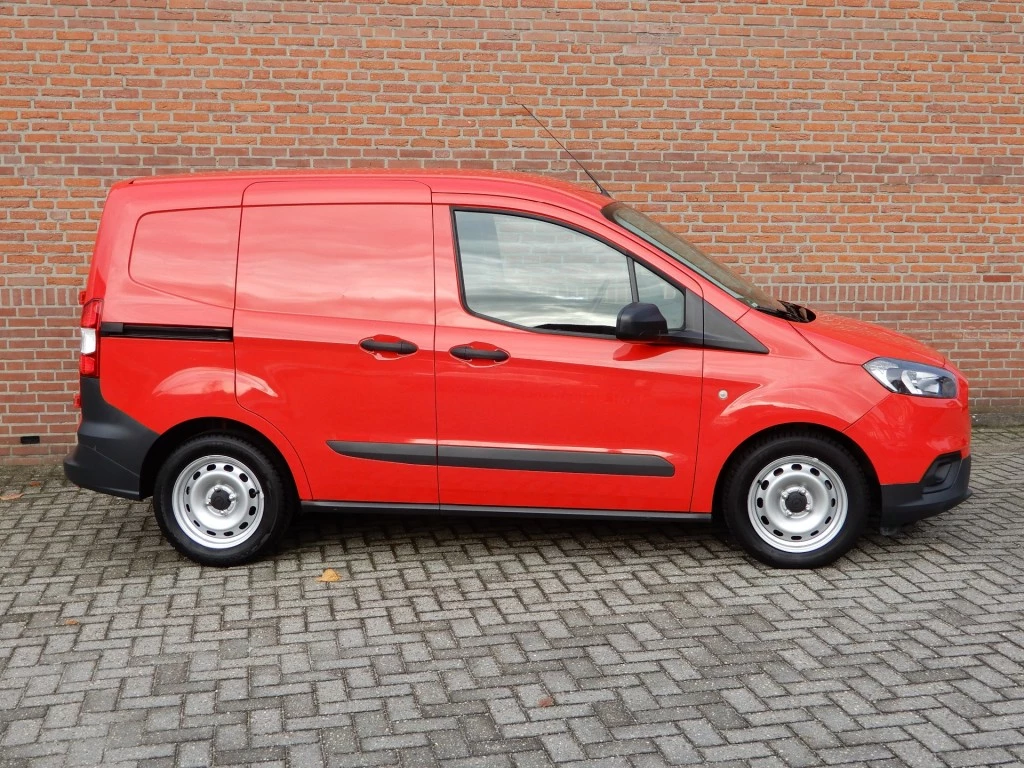 Hoofdafbeelding Ford Transit Courier