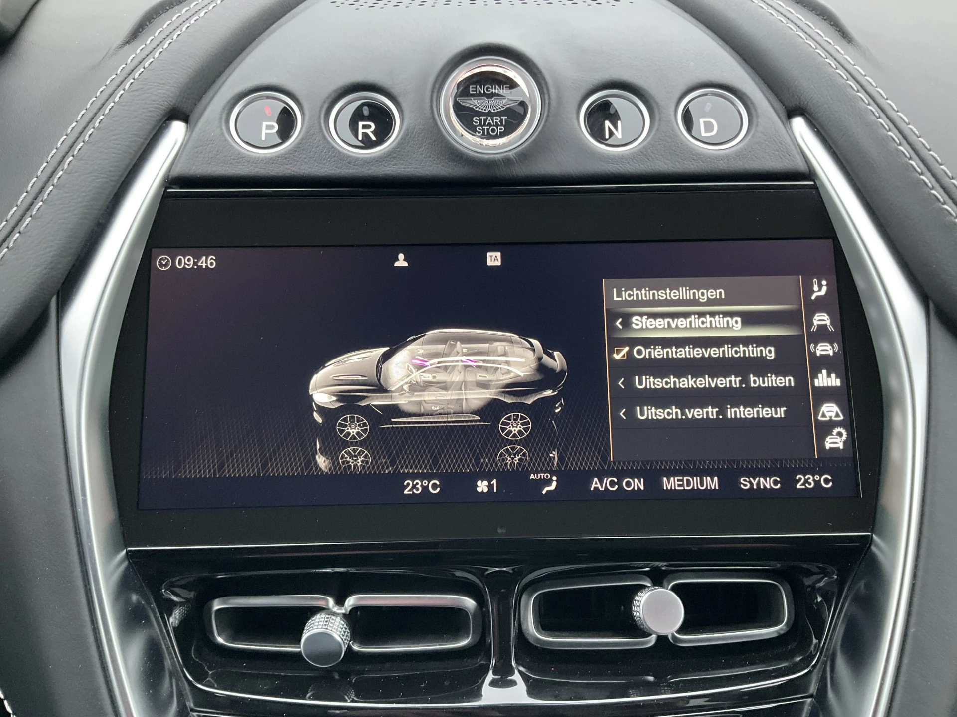 Hoofdafbeelding Aston Martin DBX