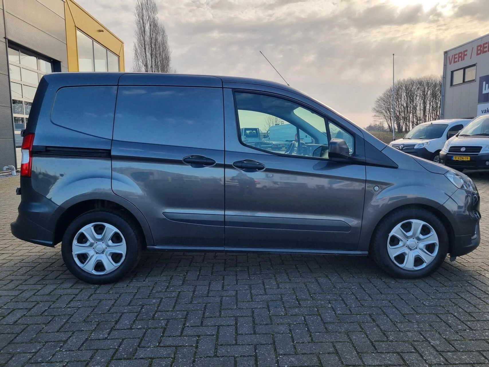 Hoofdafbeelding Ford Transit Courier