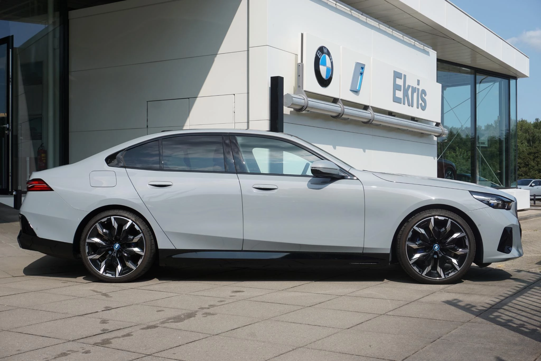 Hoofdafbeelding BMW i5