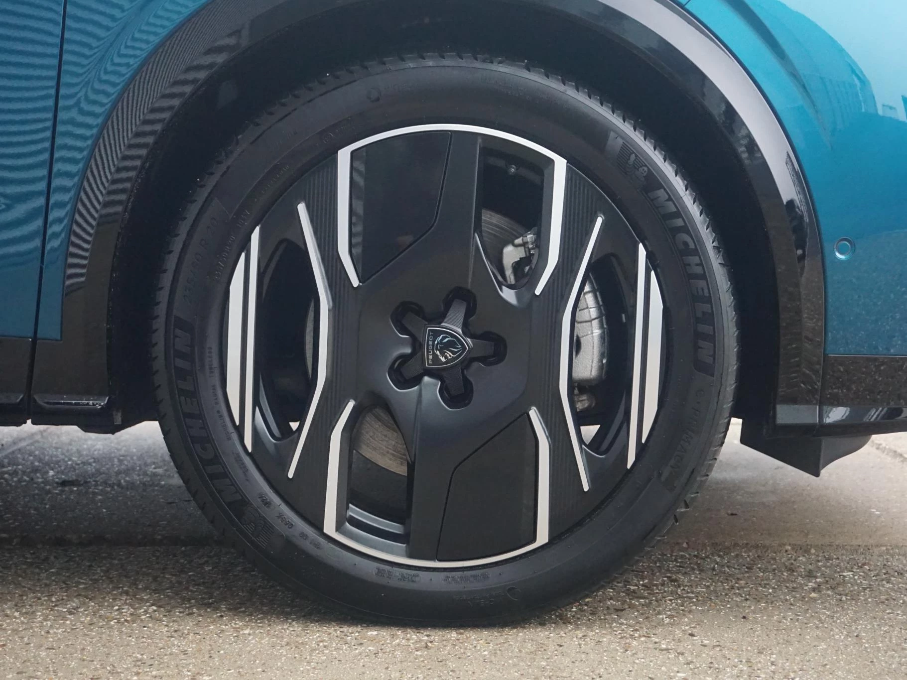 Hoofdafbeelding Peugeot e-3008