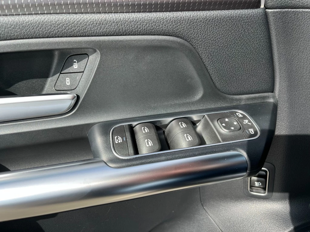 Hoofdafbeelding Mercedes-Benz EQA