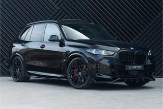 Hoofdafbeelding BMW X5 BMW X5 xDrive50e LCI M-Sport Pro Fabrieksgarantie M-Stoelen ACC Pano Stoelvent. Achterasbest. Alcantara Hemel Kristal Massage HarmanK Head Up Softcl. Trekhaak