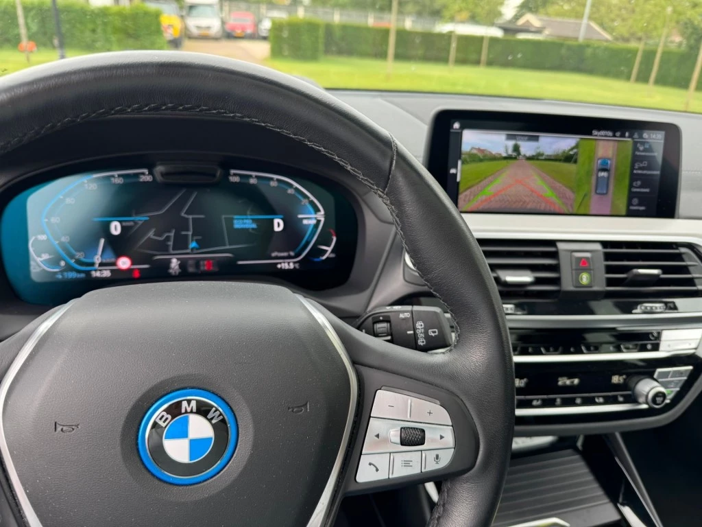 Hoofdafbeelding BMW iX3