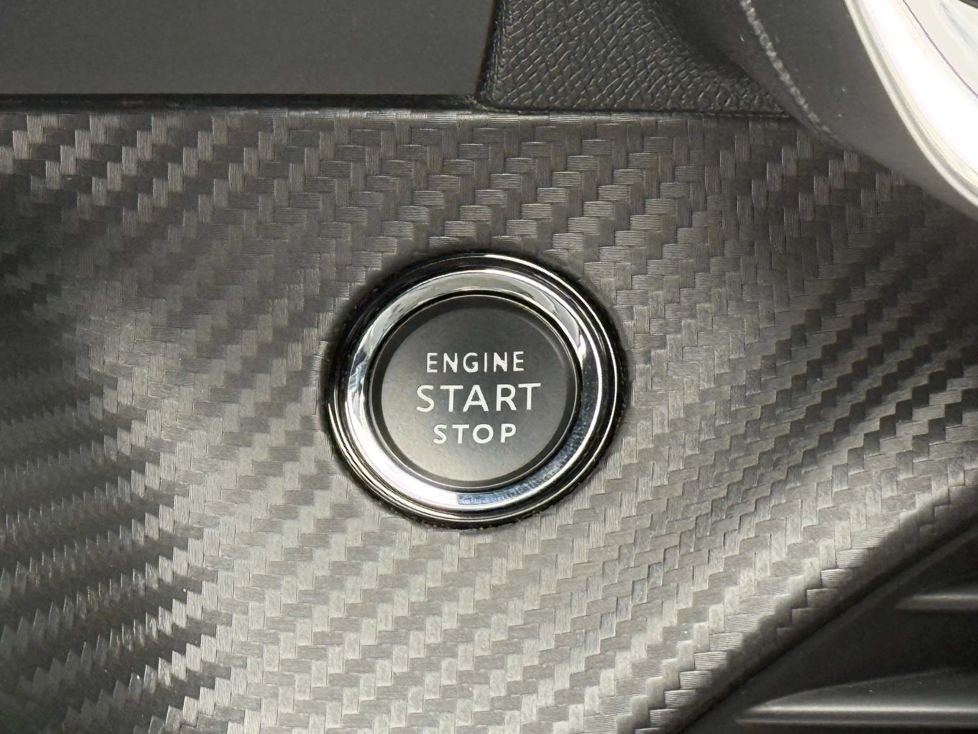 Hoofdafbeelding Peugeot e-2008