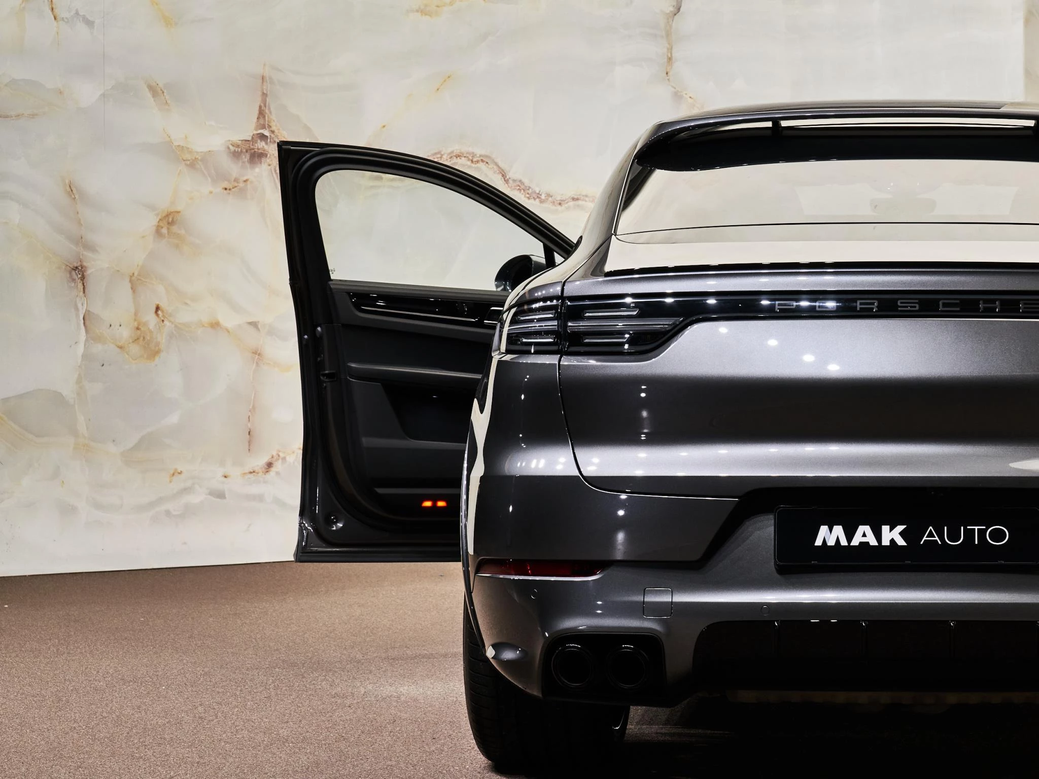 Hoofdafbeelding Porsche Cayenne