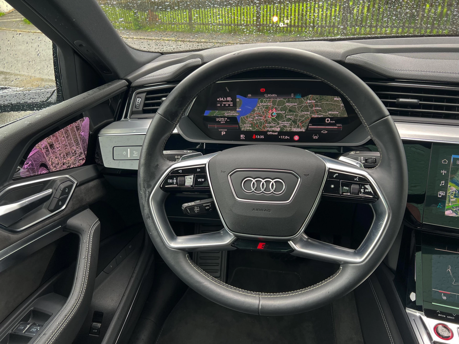 Hoofdafbeelding Audi e-tron