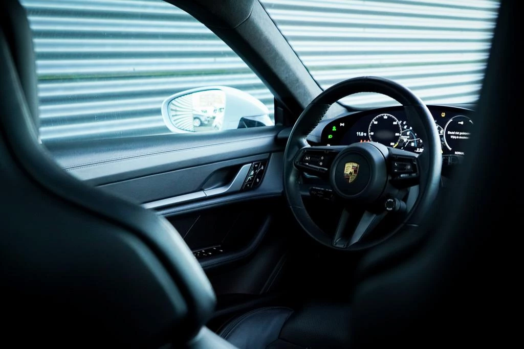 Hoofdafbeelding Porsche Taycan