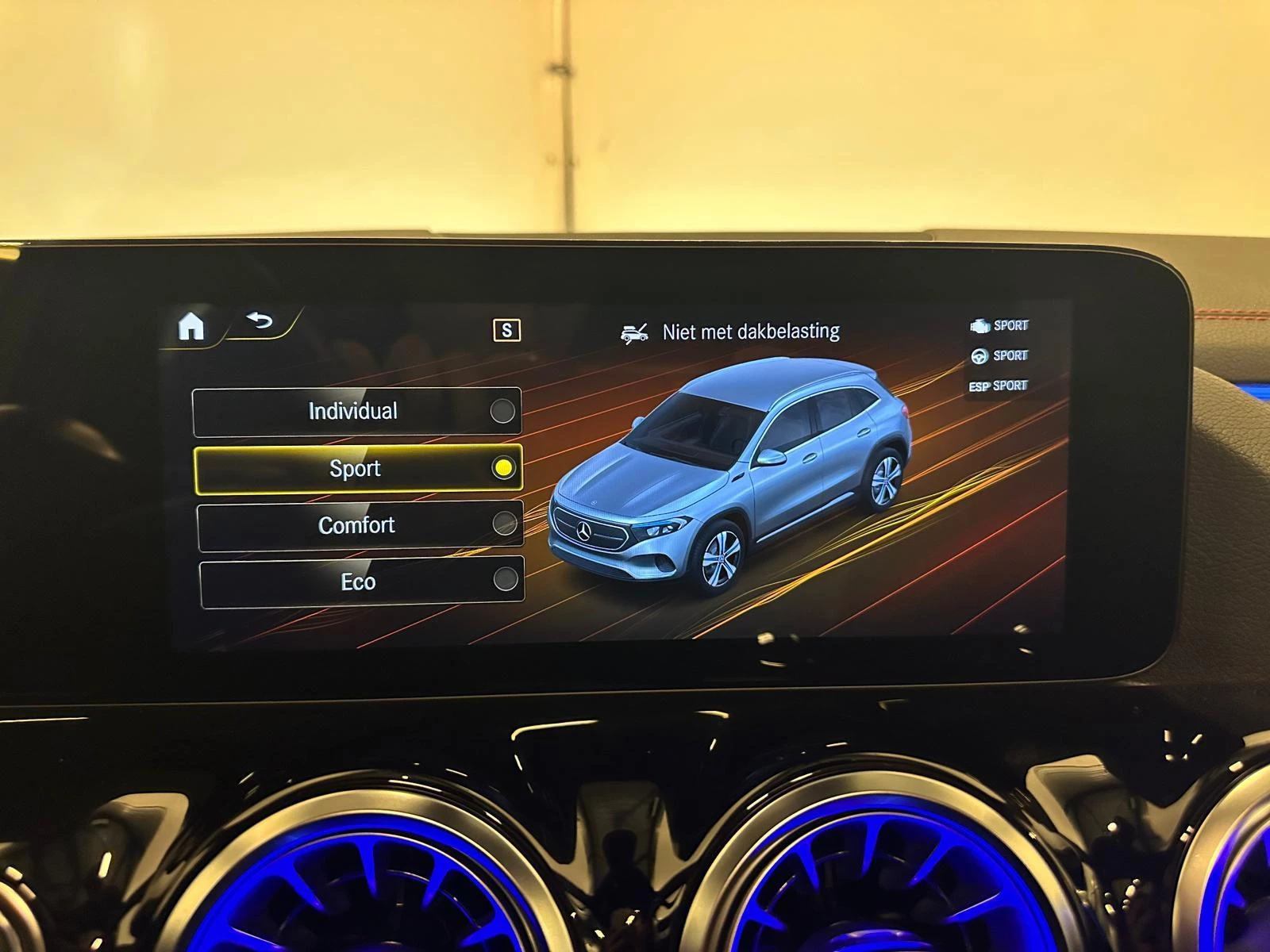 Hoofdafbeelding Mercedes-Benz EQA