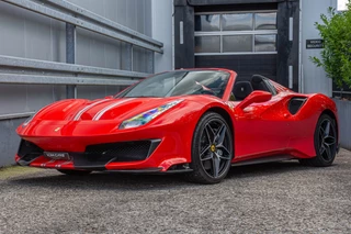 Hoofdafbeelding Ferrari 488 Ferrari 488 3.9 Pista Spider HELE | CARBON (12x) | LIFT | AFS | FULL PPF | BTW |