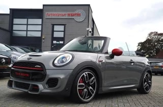 Mini Mini Cabrio 2.0 John Cooper Works | Carbon | Adaptieve cruise | JCW Luxe Leder | 231PK | 100% onderhouden | LED | NAP | NIEUW