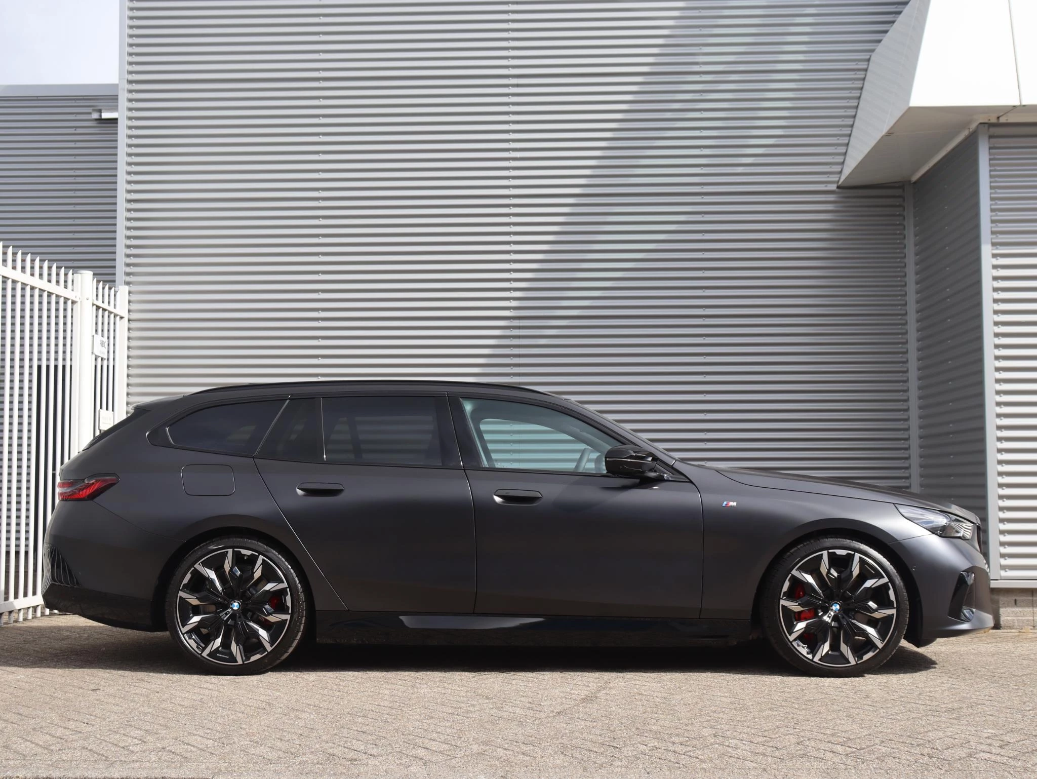 Hoofdafbeelding BMW i5