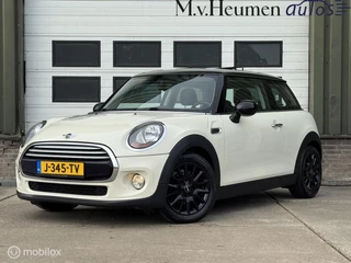 Hoofdafbeelding MINI Cooper Mini Mini 1.5 136PK Cooper Panoramadak Airco 16'' velgen Nieuwe APK