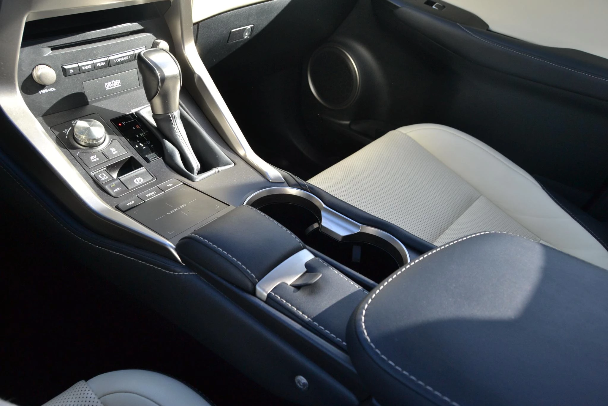 Hoofdafbeelding Lexus NX