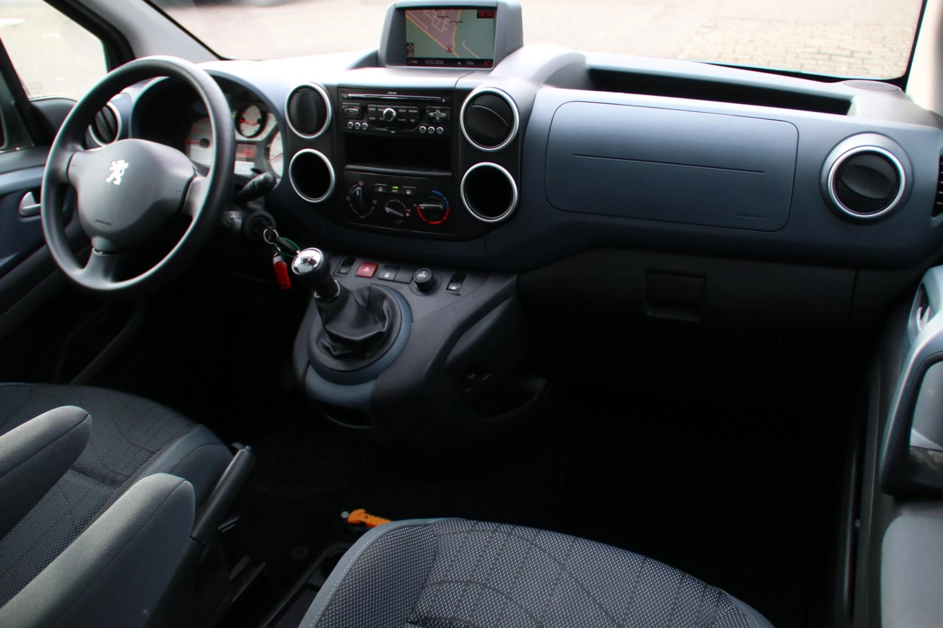 Hoofdafbeelding Peugeot Partner