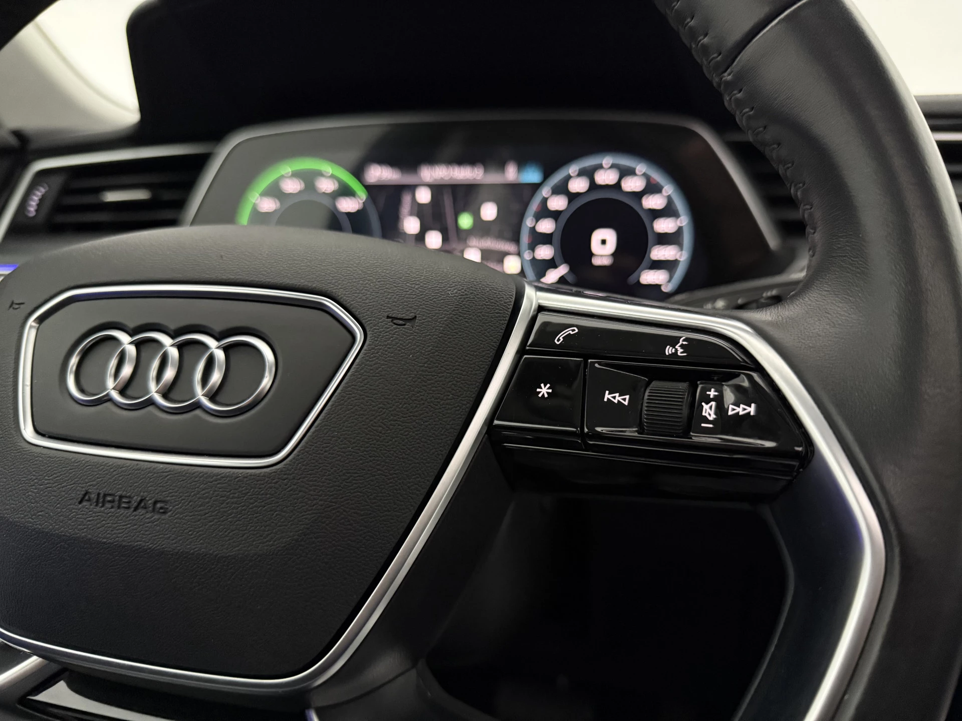 Hoofdafbeelding Audi e-tron