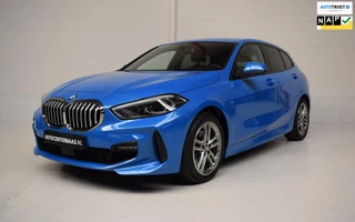 BMW 1-serie WEEKAANBIEDING 118i M-SPORT 5-DRS ORG.NED / VIRTUAL / CARPLAY / SFEERVERLICHTING / NAP / LED / BTW