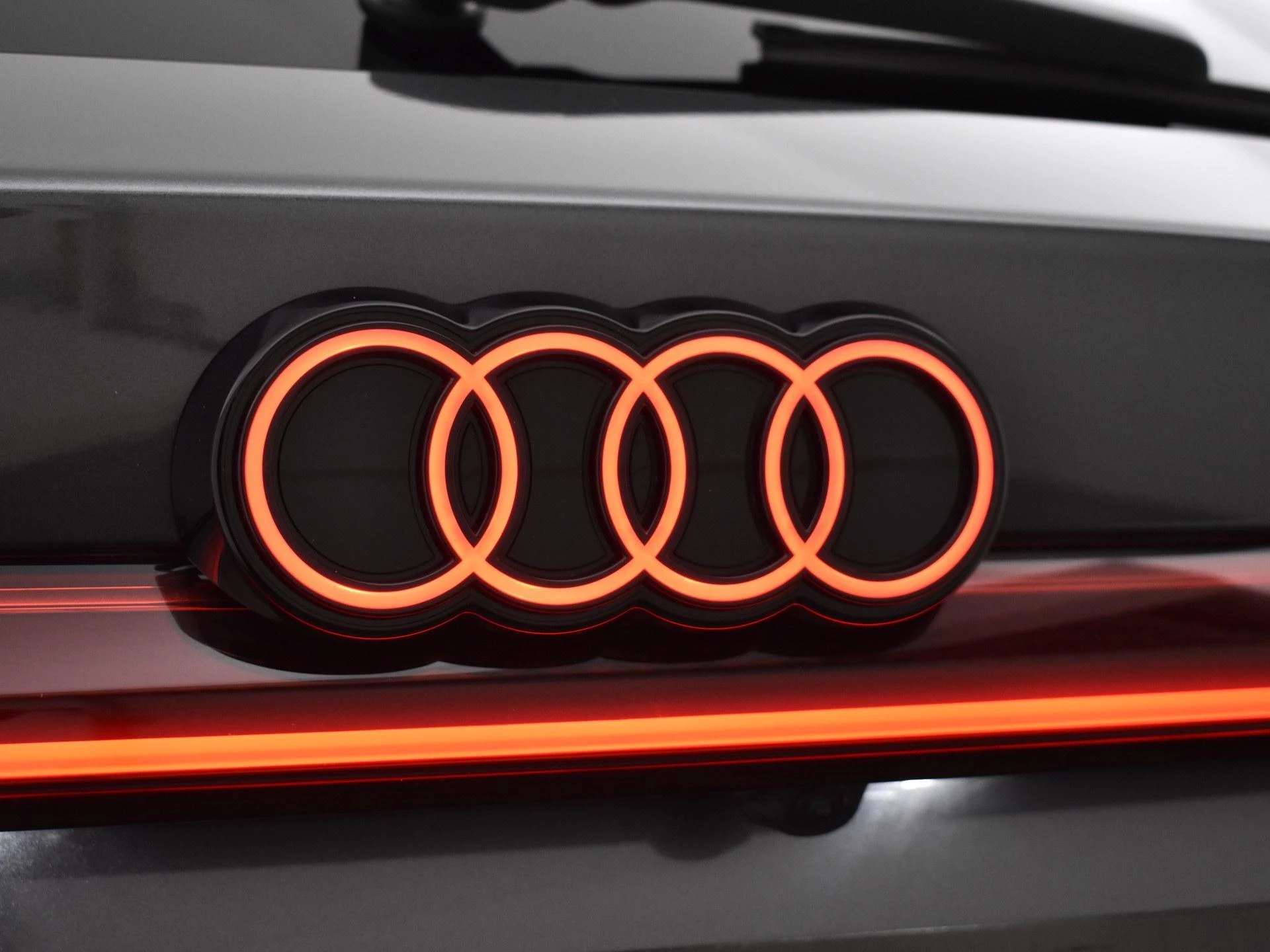 Hoofdafbeelding Audi A6 Avant e-tron