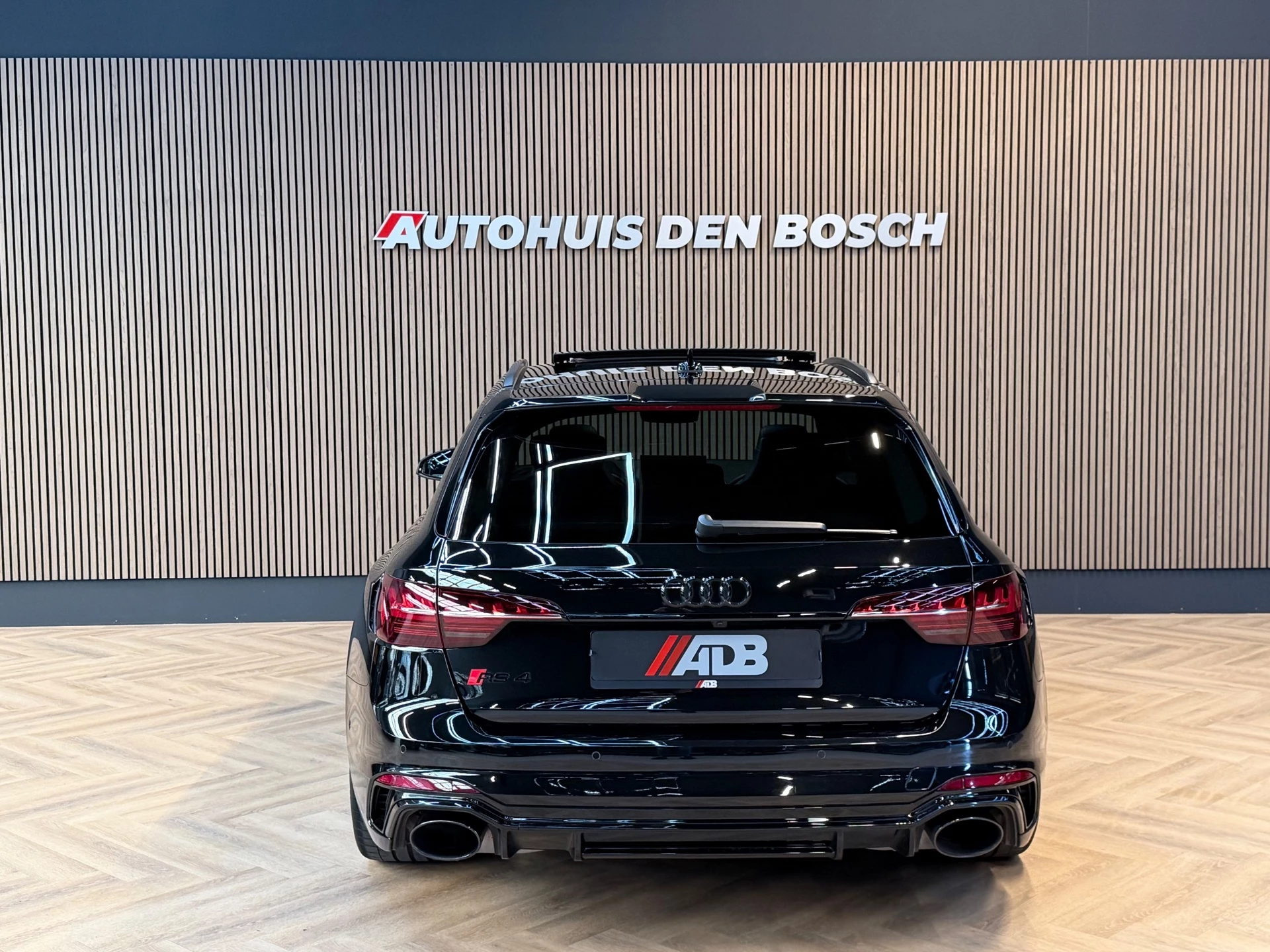 Hoofdafbeelding Audi RS4