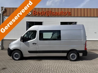 Renault Master T35 2.3 dCi 130pk L2H2 bpm vrij / euro 6 diesel / vaste prijs rijklaar € 19.950 ex btw / DC 7 persoons / zilver metallic / trekhaak 2500 kg / airco / cruise / navigatie