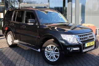 Hoofdafbeelding Mitsubishi Pajero Mitsubishi Pajero 3.2 DID 5DRS SPECIAL A/T VAN