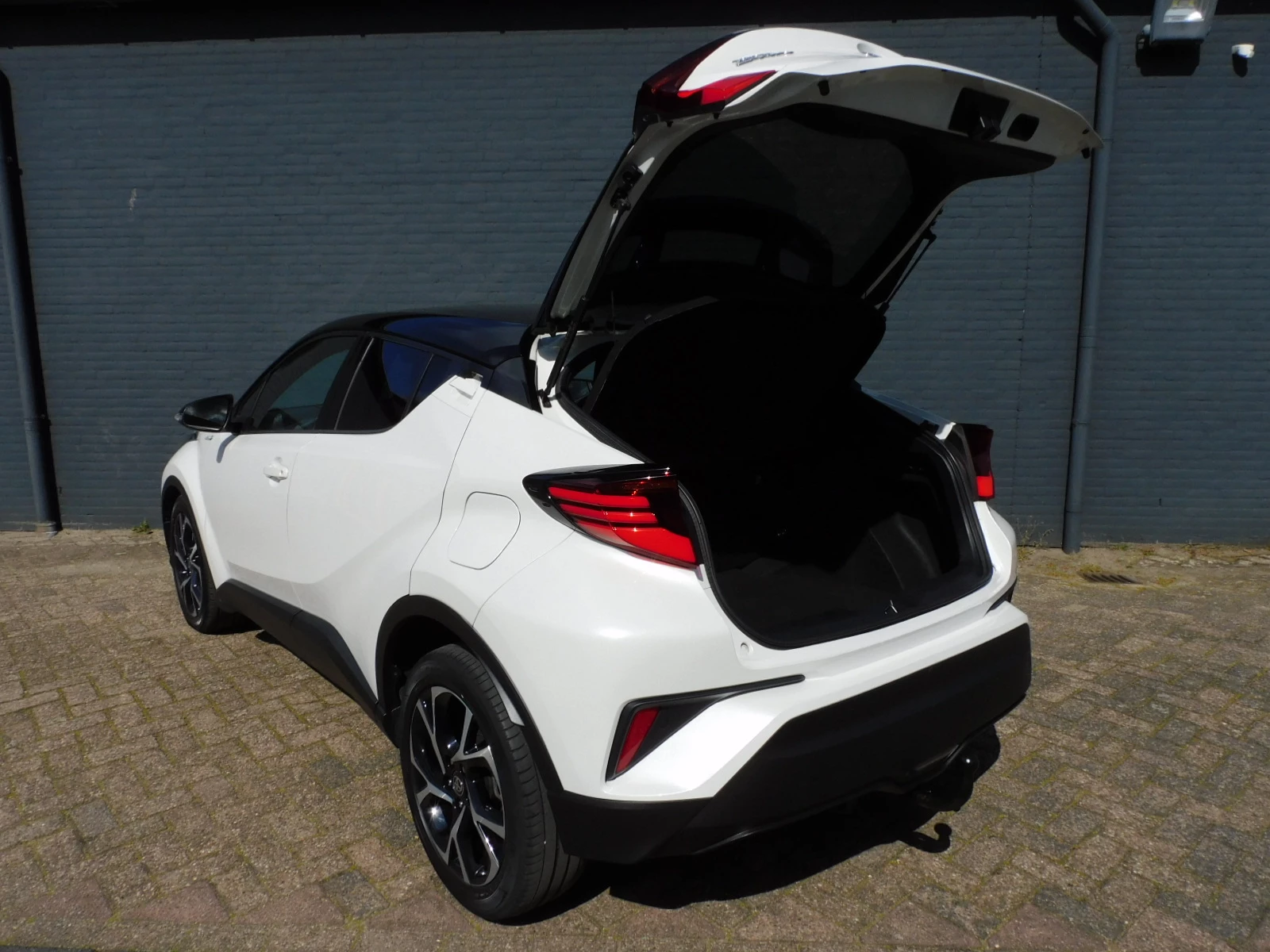 Hoofdafbeelding Toyota C-HR