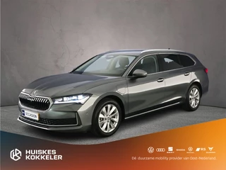 Hoofdafbeelding Škoda Superb Skoda Superb Combi First Edition 1.5 TSI PHEV 204pk DSG Automaat Trekhaak, Adaptive cruise control, 360 camera, Achteruitrijcamera, Elektrische achterklep, Navigatie