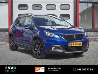 Hoofdafbeelding Peugeot 2008 Peugeot 2008 1.2 PureTech Signature Navi/CarPlay/Airco/Trek.