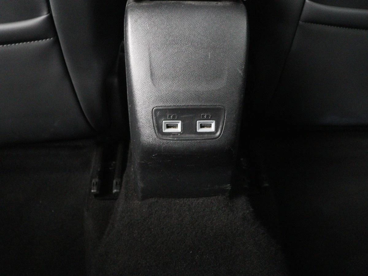 Hoofdafbeelding Peugeot e-2008