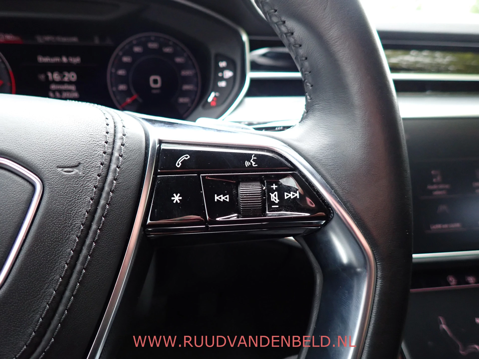 Hoofdafbeelding Audi A8