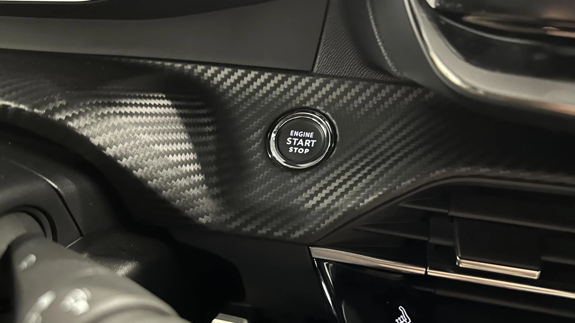 Hoofdafbeelding Peugeot e-2008