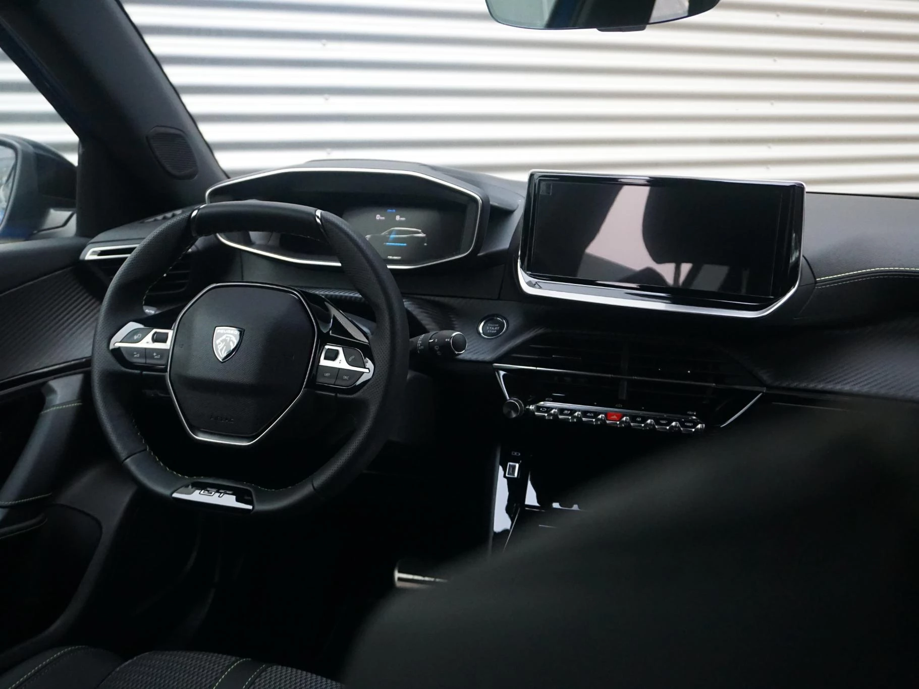 Hoofdafbeelding Peugeot e-2008