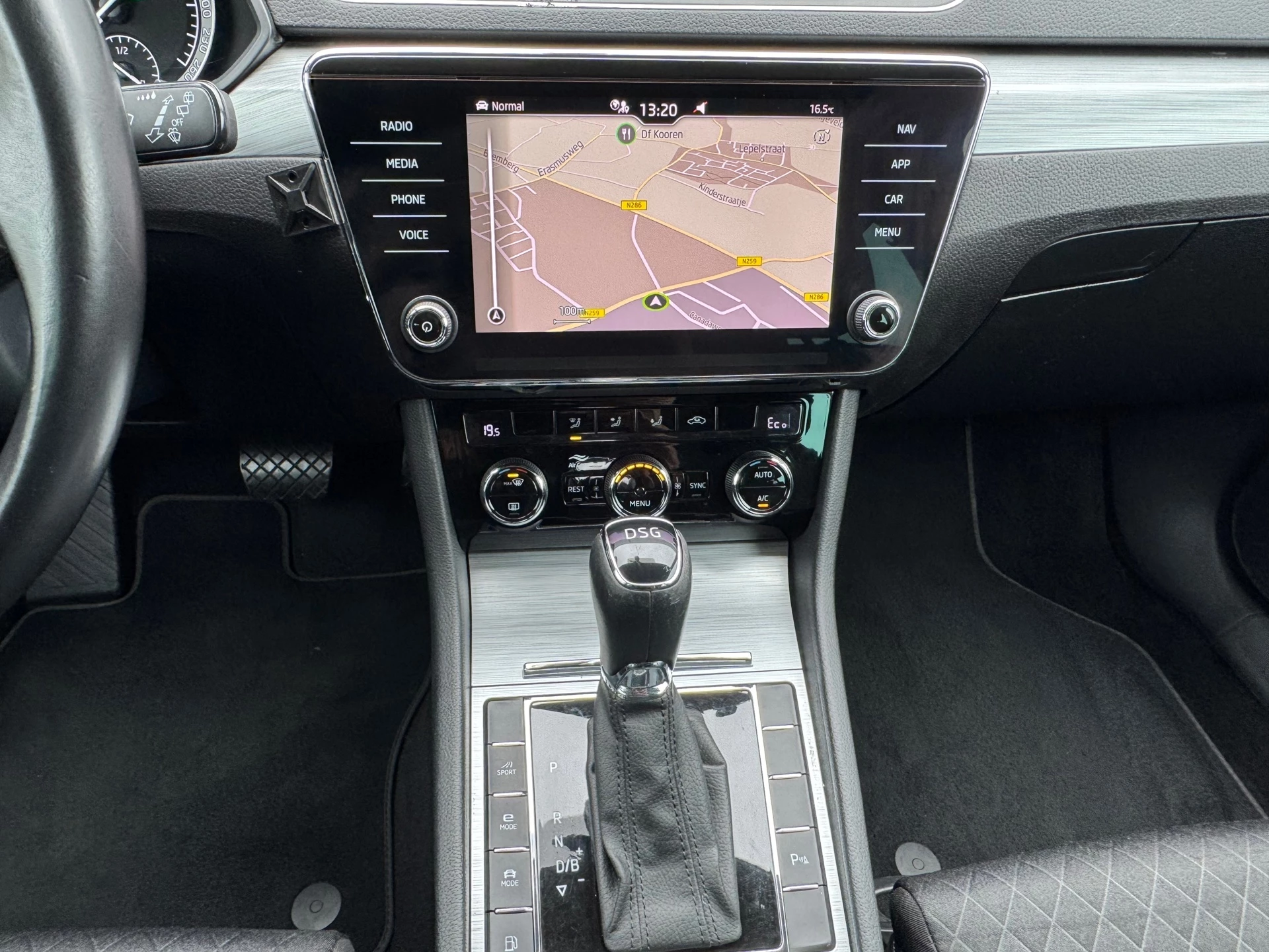 Hoofdafbeelding Škoda Superb