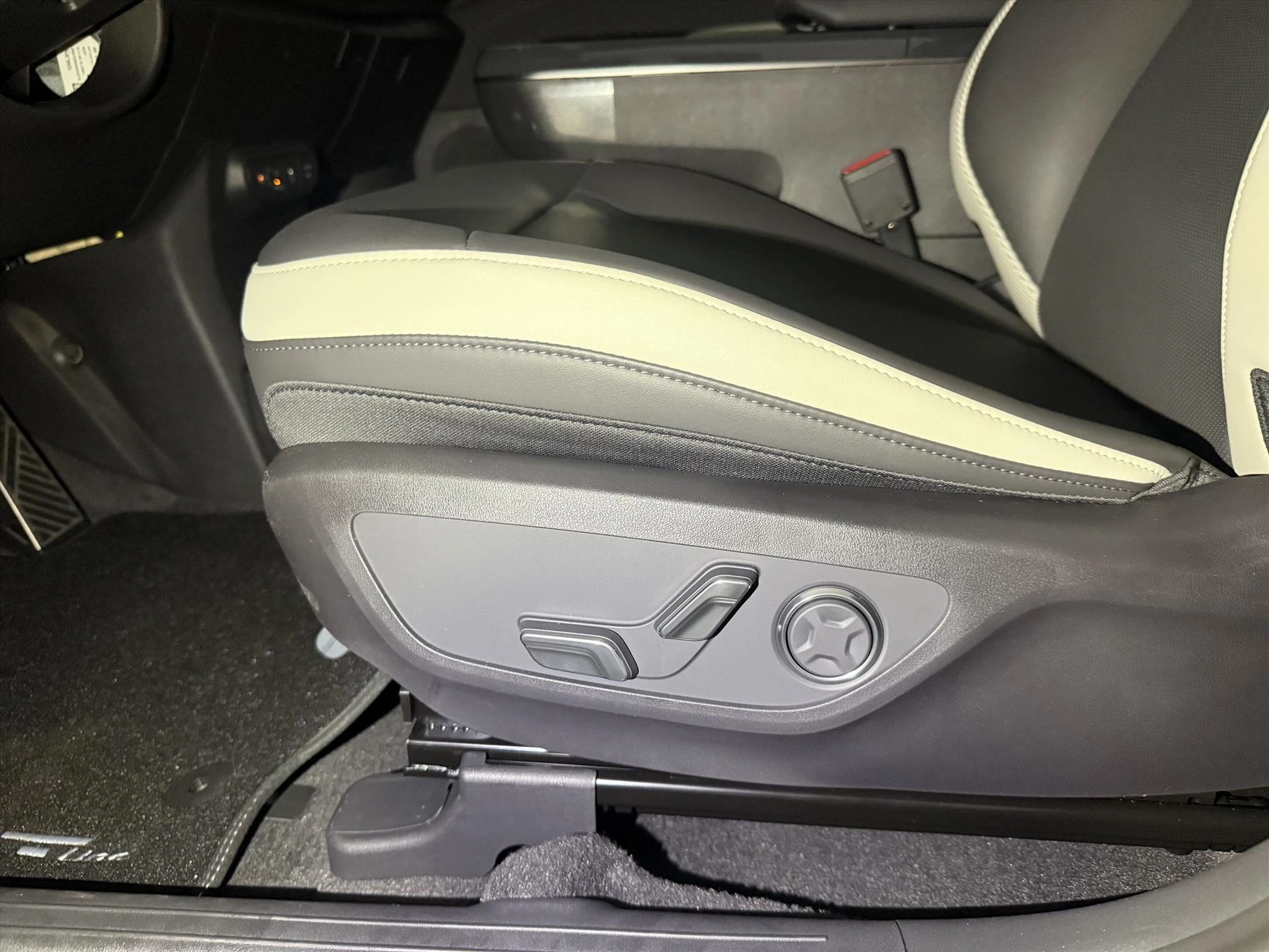 Hoofdafbeelding Kia EV5