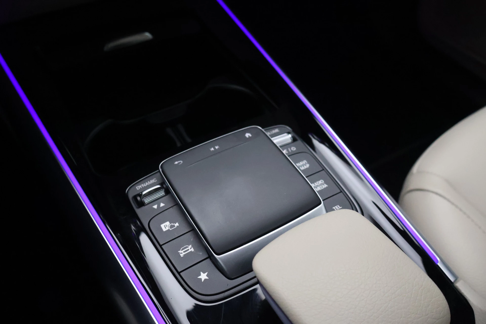 Hoofdafbeelding Mercedes-Benz EQA