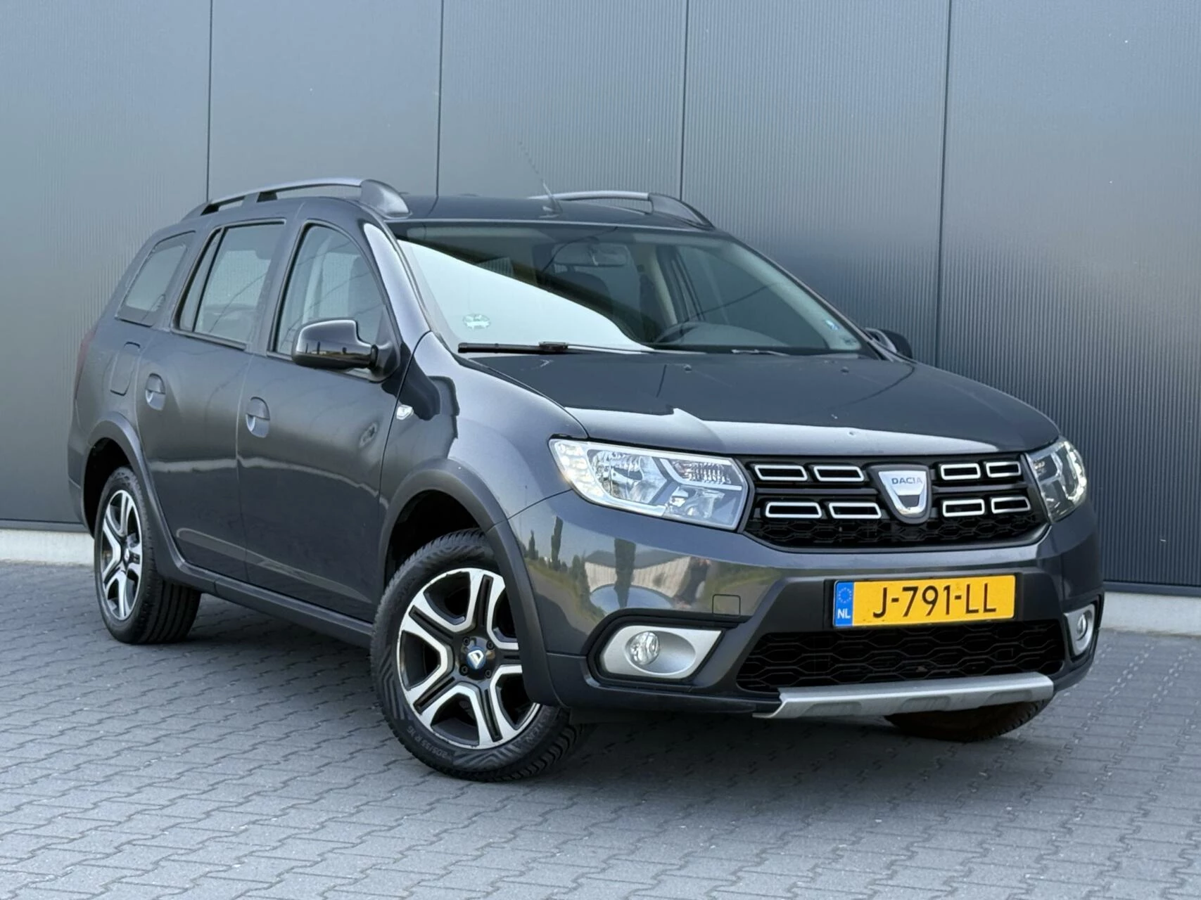Hoofdafbeelding Dacia Logan