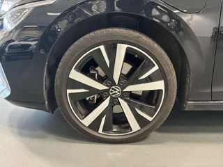 Volkswagen Golf 1.5 eHybrid 204pk DSG Life Edition · Camera · Keyless · Stuur- & Stoelverwarming · Sfeerverlichting · Apple/Android Car Play · 18"Velgen · Garantie t/m 03-07-2029 of 100.000km