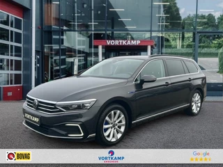 Hoofdafbeelding Volkswagen Passat Volkswagen Passat Variant 1.4 TSI DSG GTE TREKHAAK/CAMERA/NAVI/CARPLAY/ACC/STOELVERW